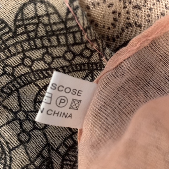 Over Sized Scarf - Picture 7 of 9